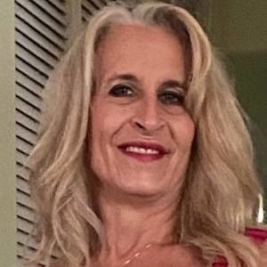 Meet your Posher, Elise